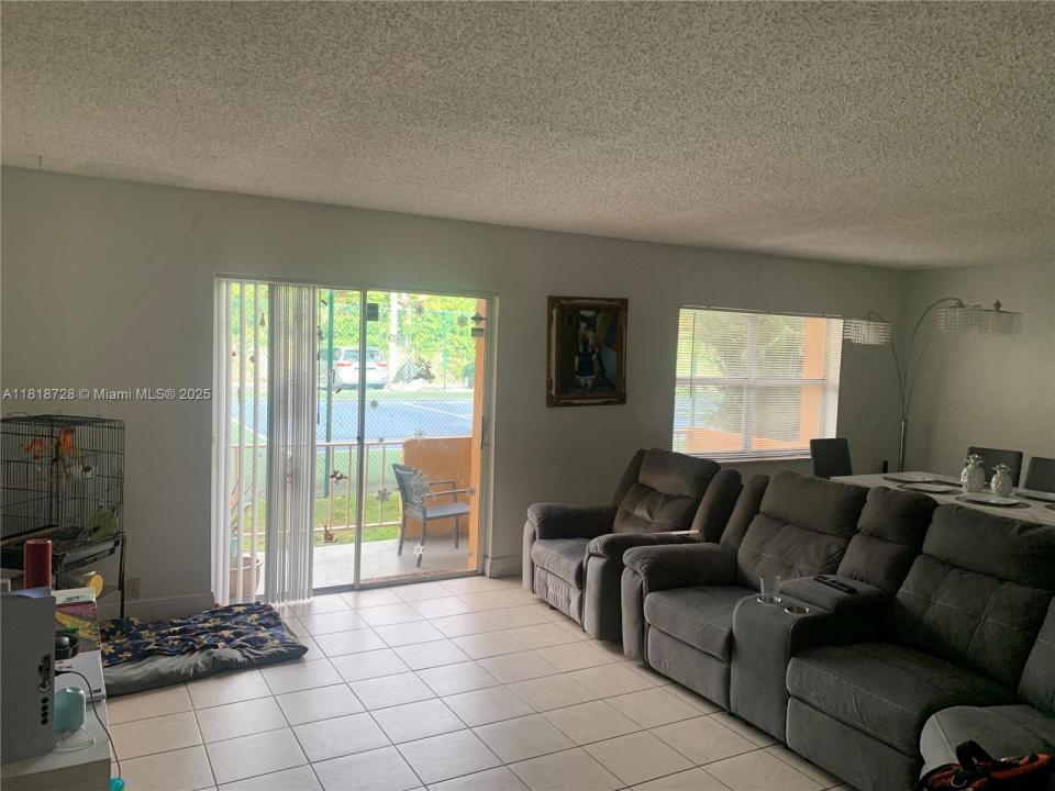 17911 NW 68th Ave O104, Hialeah, فلوريدا 33015, الولايات المتحدة