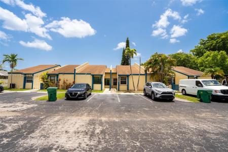 7382 NW 34th St, Lauderhill, Florida 33319, USA