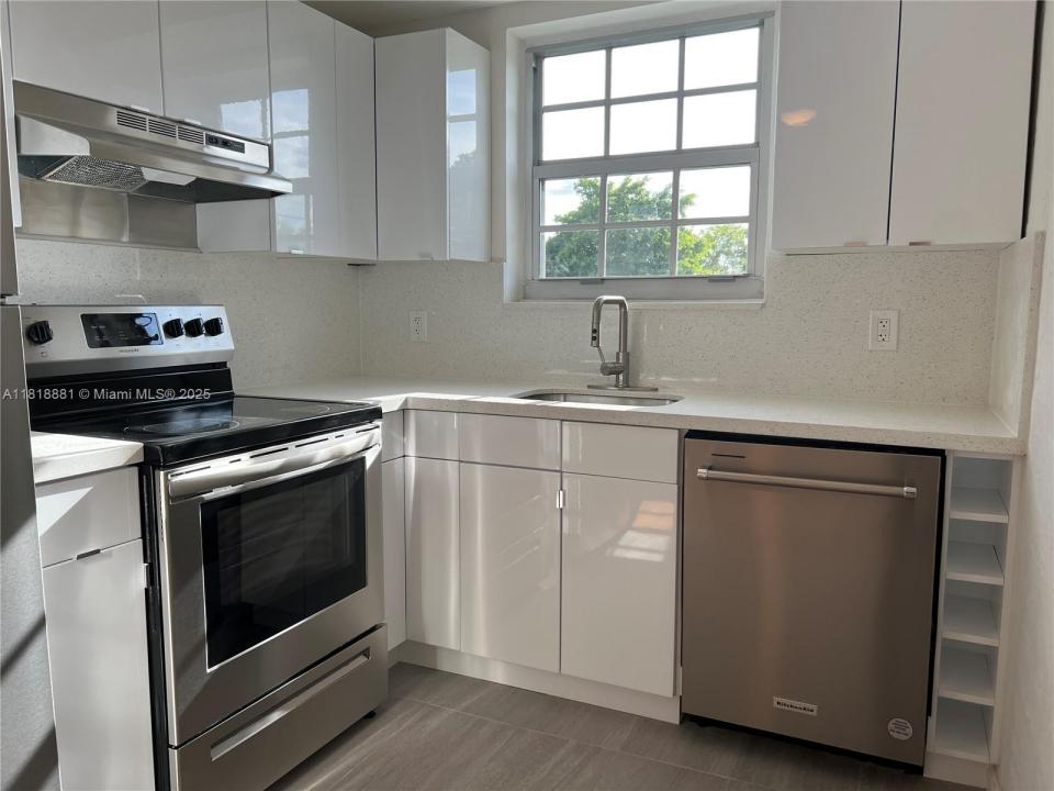 440 NE 63rd St 4, Miami, Floryda 33138, USA