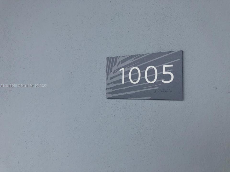 16385 Biscayne Blvd 1005, North Miami Beach, Florida 33160, Stati Uniti
