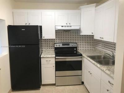 600 Village Green Ct 222, Palm Springs, Florida 33461, USA