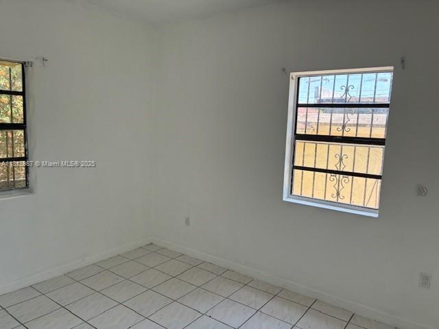 1270 NW 29th Ter 1A, Miami, פלורידה 33142, ארצות הברית של אמריקה 
