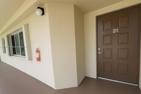 800 SW 142nd Ave 211N, Pembroke Pines, Florida 33027, USA