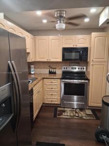 1000 Saint Charles Pl L2, Pembroke Pines, Florida 33026, USA