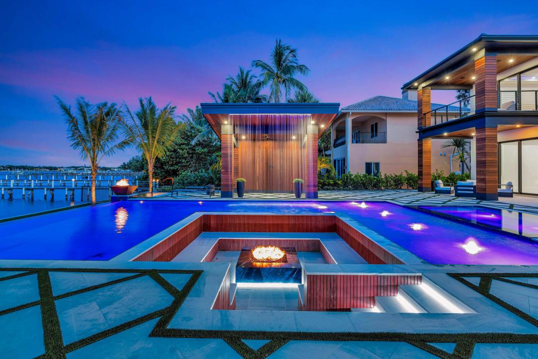 416 S Lake Drive, Lantana, Florida 33462, USA