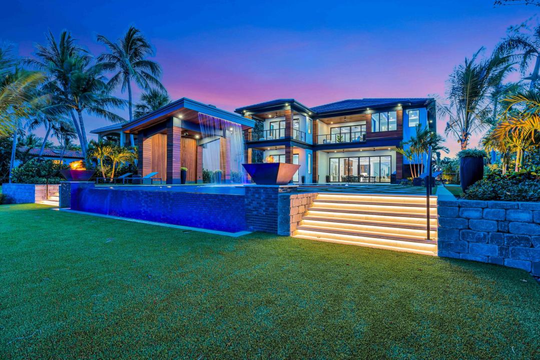 416 S Lake Drive, Lantana, Florida 33462, USA