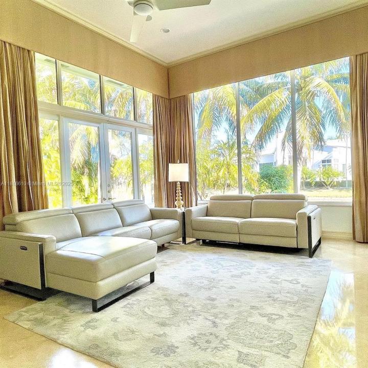 690 Baldwin Palm Ave, Plantation, Florida 33324