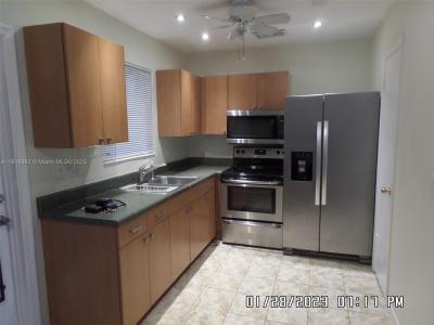 2222 Jackson St 1E, Hollywood, Florida 33020, USA