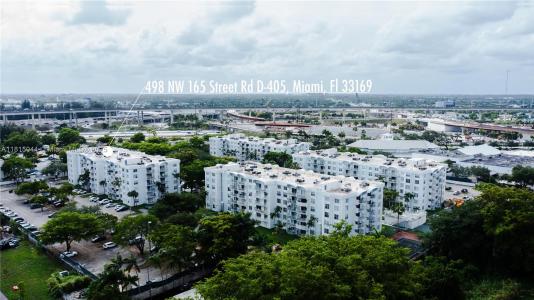 498 NW 165th St Rd D-405, Miami, Florida 33169, USA