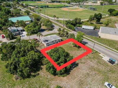 933 Veronica Shoemaker, Fort Myers, Florida 33916, USA