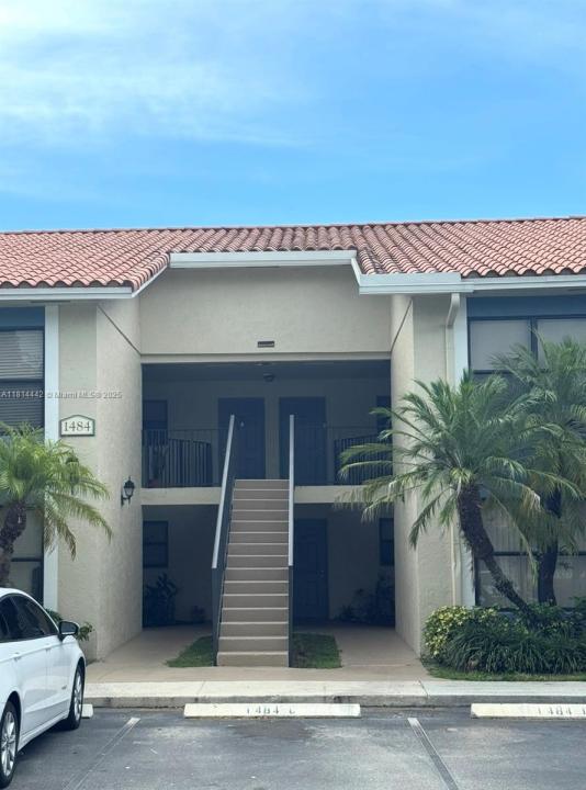1484 Lake Crystal Dr E, West Palm Beach, Florida 33411