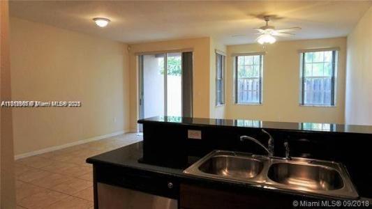 233 Las Brisas Cir 233, Sunrise, Florida 33326, USA