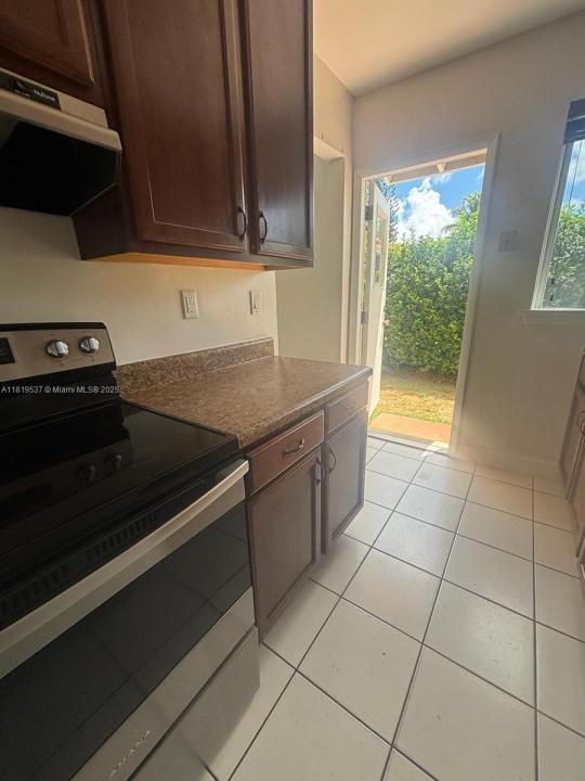 1015 NE 112th St S, Biscayne Park, フロリダ 33161, アメリカ合衆国