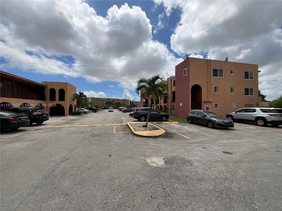 6620 W 2nd Ct 206, Hialeah, Флорида 33012, Соединенные Штаты