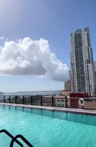 398 NE 5th St 3013, Miami, Florida 33132, USA