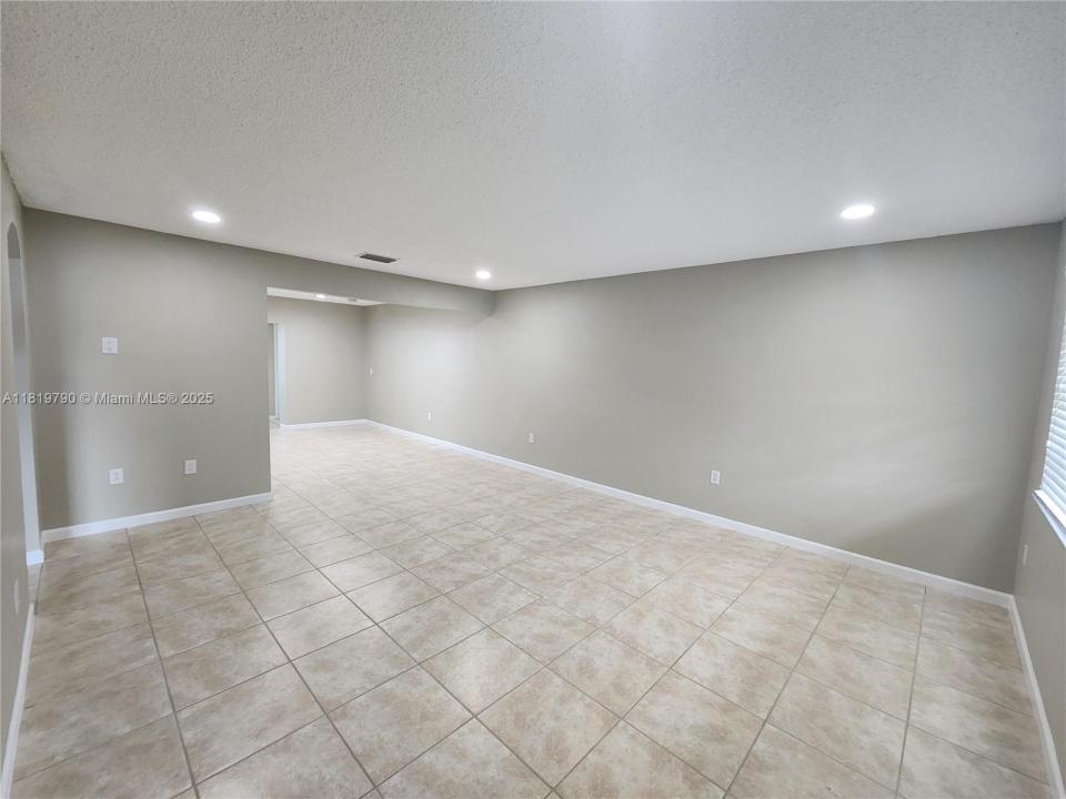 1806 SW 97th Ave 2, Miramar, Florida 33025, Estados Unidos
