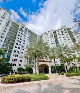 19900 E Country Club Dr 318, Aventura, Florida 33180, USA