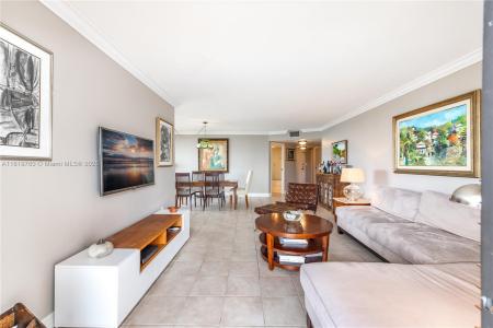 2333 Brickell Ave 416, Miami, Florida 33129, USA