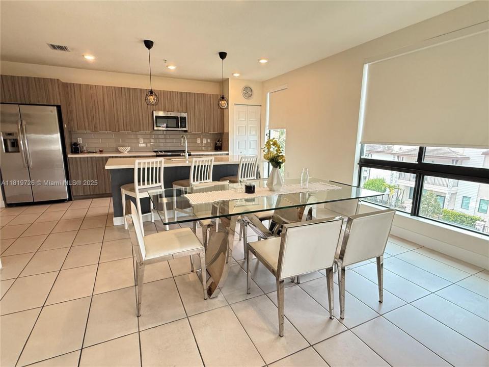 4700 NW 84th Ave 36, Doral, Florida 33166, HOA KỲ