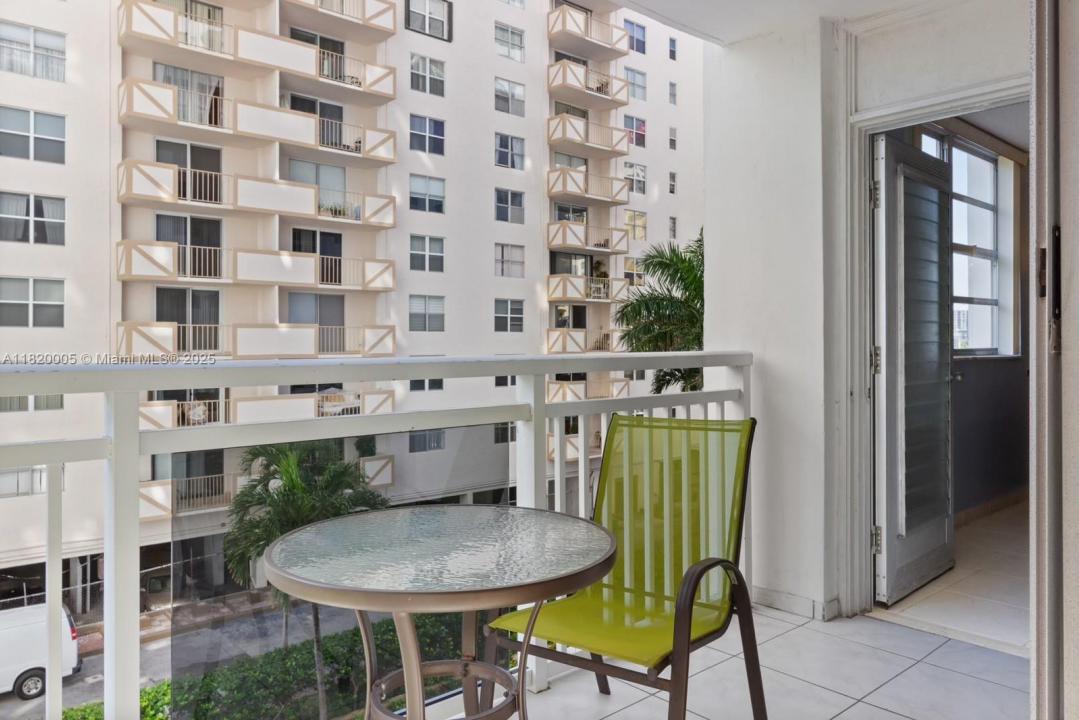 1849 S Ocean Dr 410, Hallandale Beach, פלורידה 33009, ארצות הברית של אמריקה 