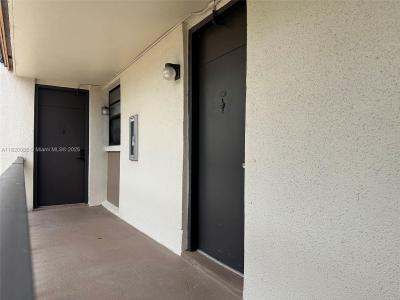 8419 Forest Hills Dr 302, Coral Springs, Florida 33065, USA