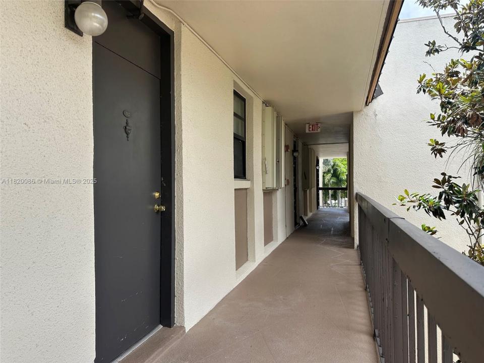 8419 Forest Hills Dr 302, Coral Springs, Florida 33065