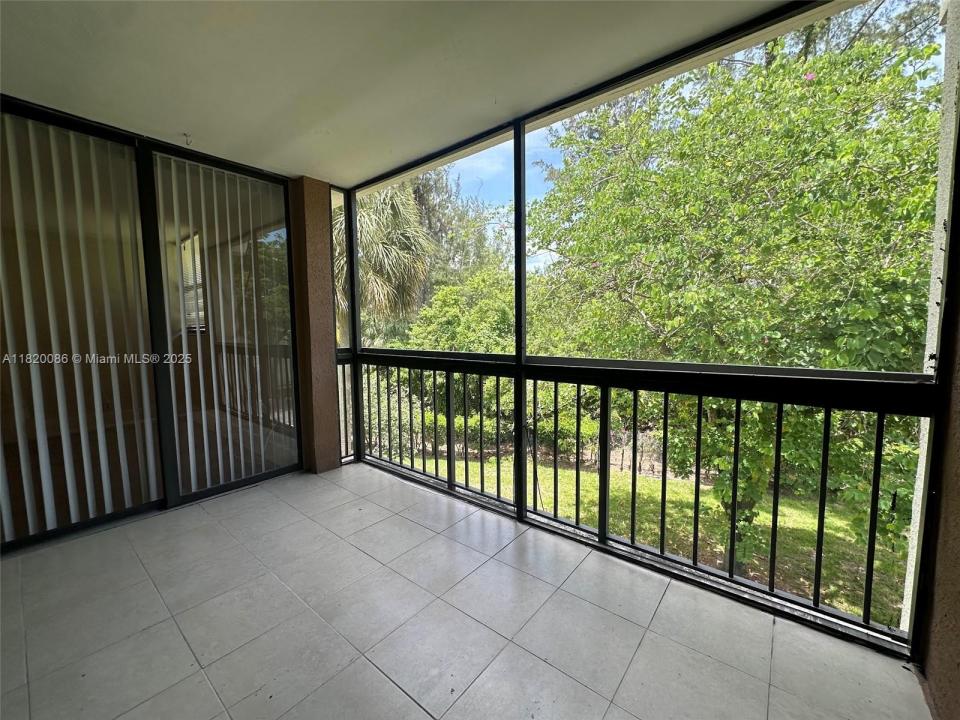 8419 Forest Hills Dr 302, Coral Springs, Florida 33065