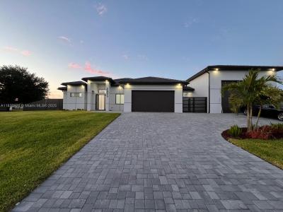 2033 EMBERS PKWY, Cape Coral, Florida 33993, USA