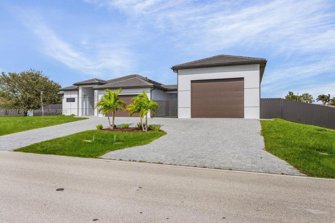 2033 EMBERS PKWY, Cape Coral, Florida 33993