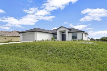 1002 Atherton, Lehigh Acres, Florida 33971, USA