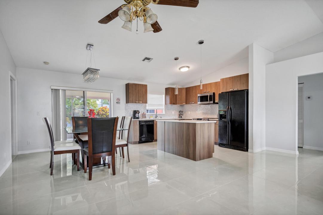 113 Madrid Street, LA MANCHA, Royal Palm Beach, Florida 33411, Amerika Birleşik Devletleri