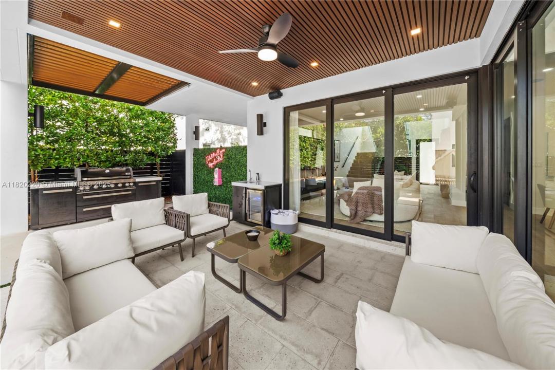 550 NW 42nd St, Miami, フロリダ 33127, アメリカ合衆国