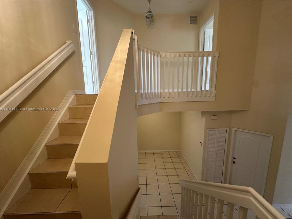 10869 SW 88th Ter 0, Miami, Florida 33176, USA
