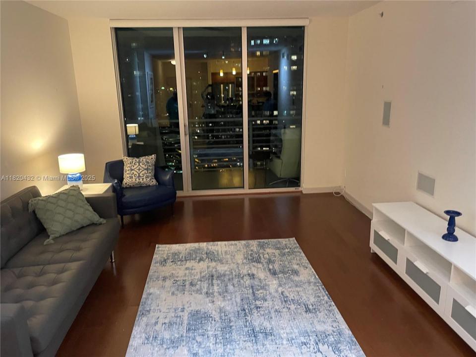 325 S Biscayne Blvd 2615, Miami, フロリダ 33131, アメリカ合衆国