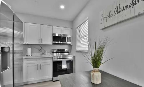 708 SW 16th Ave 4, Fort Lauderdale, Florida 33312, USA