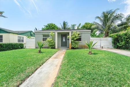 602 El Prado, West Palm Beach, Florida 33405, USA