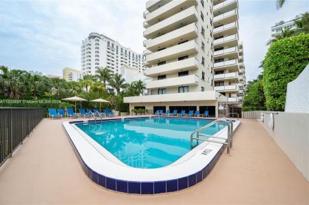 1621 Collins Ave 302, Miami Beach, Florida 33139, USA
