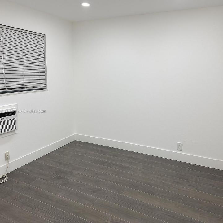 105 NW 14th Way 1, Dania Beach, فلوريدا 33004, الولايات المتحدة