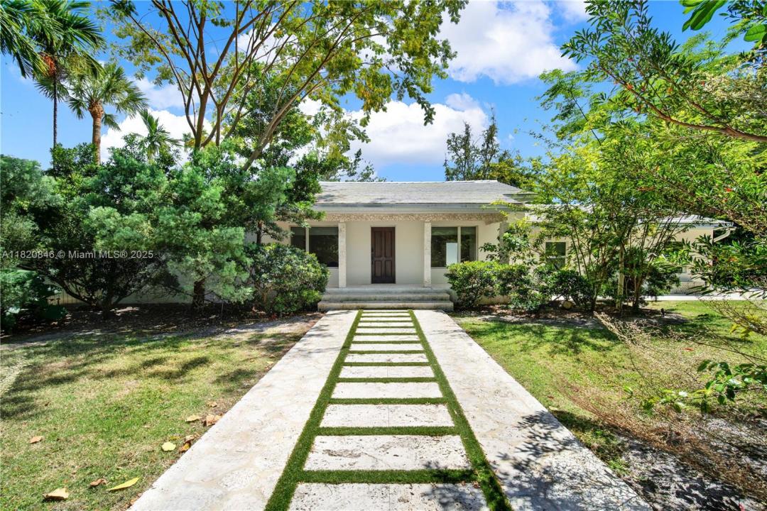 520 Bay Point Rd, Miami, Florida 33137, USA