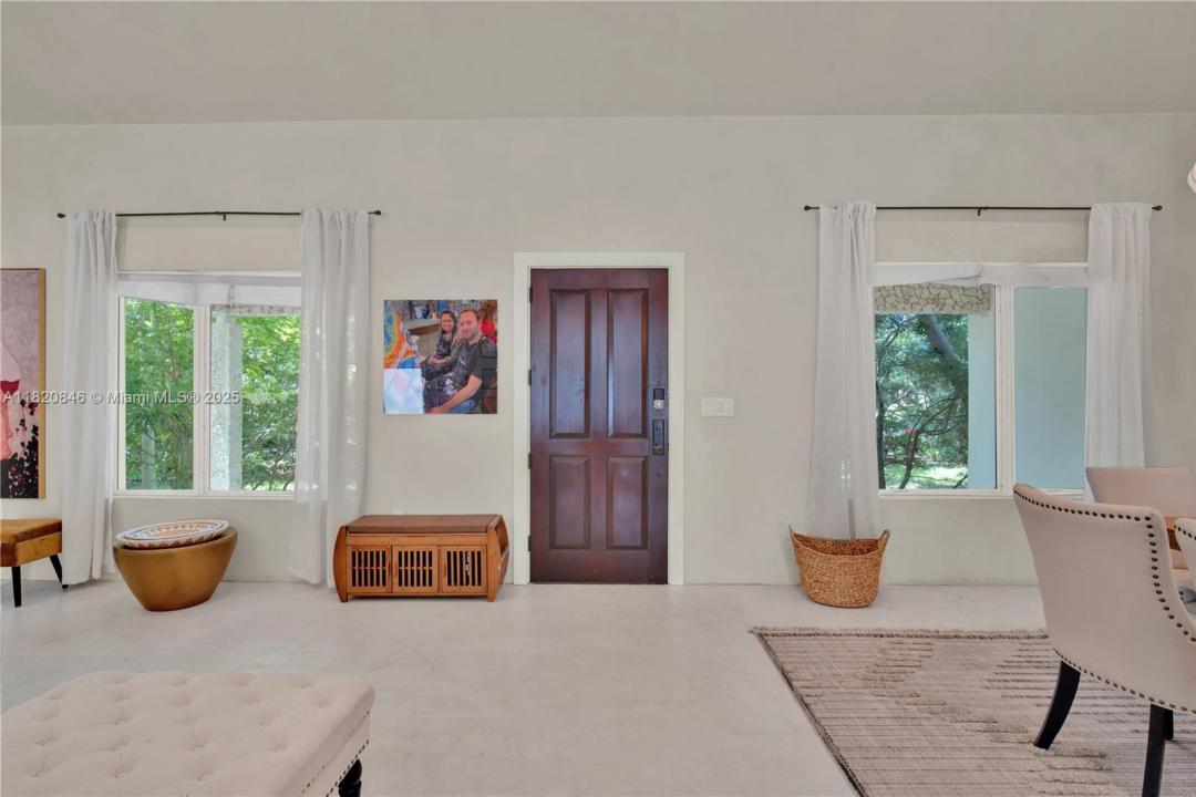 520 Bay Point Rd, Miami, Florida 33137, USA