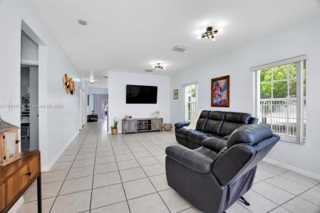 19220 SW 119th Pl, Miami, Florida 33177, USA