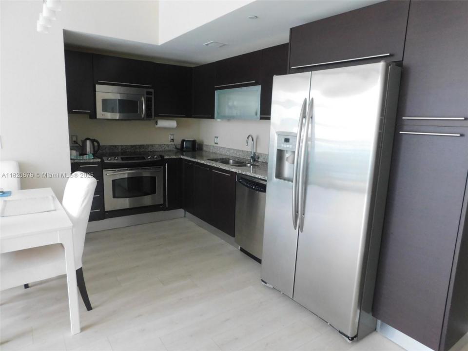 950 BRICKELL BAY DR 3206, Miami, Florida 33131, Estados Unidos