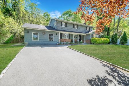 2 Harbor Circle, Huntington, New York 11721, USA