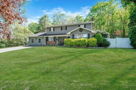 2 Harbor Circle, Huntington, New York 11721, USA