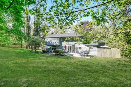 2 Harbor Circle, Huntington, New York 11721, USA