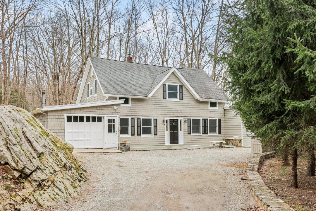 22 Lake Ridge Road, Bedford, New York 10549