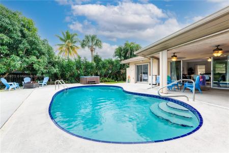 1122 S N St, Lake Worth, Florida 33460, USA