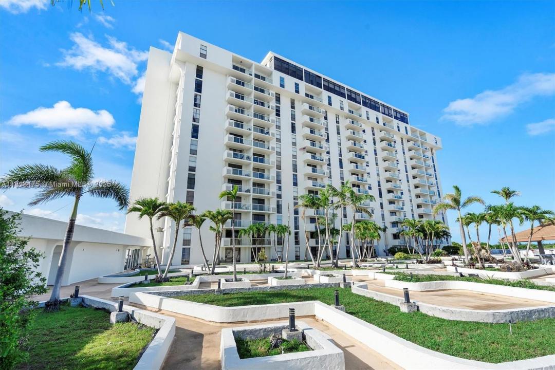 13499 Biscayne Blvd 406, North Miami, Floride 33181, États-Unis