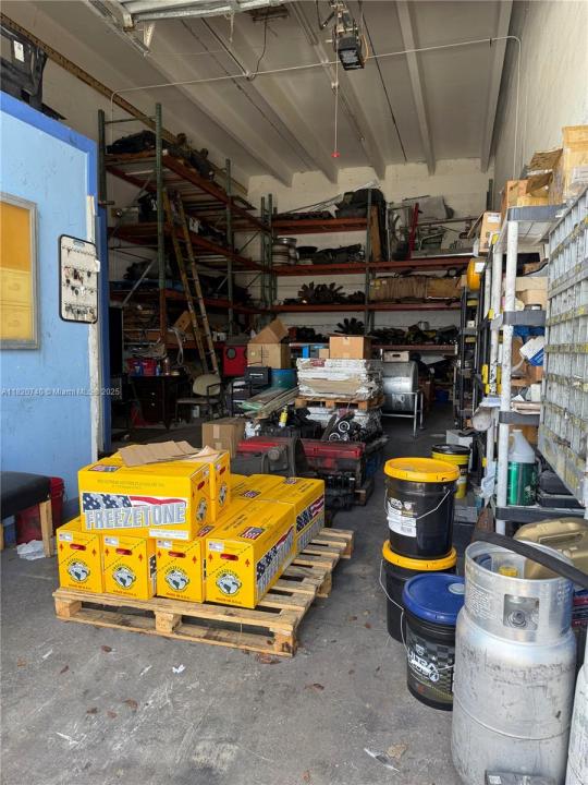 9008 NW 119th St Suite D, Hialeah Gardens, 佛罗里达州 33018, 美国