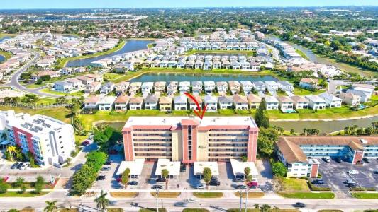 1101 Crystal Lake Dr 702, Deerfield Beach, Florida 33064, USA